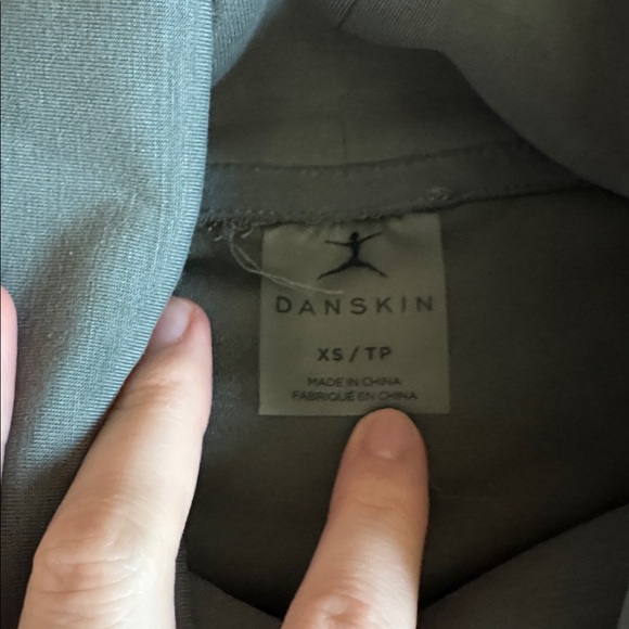 Danskin green long sleeve - Picture 2 of 3